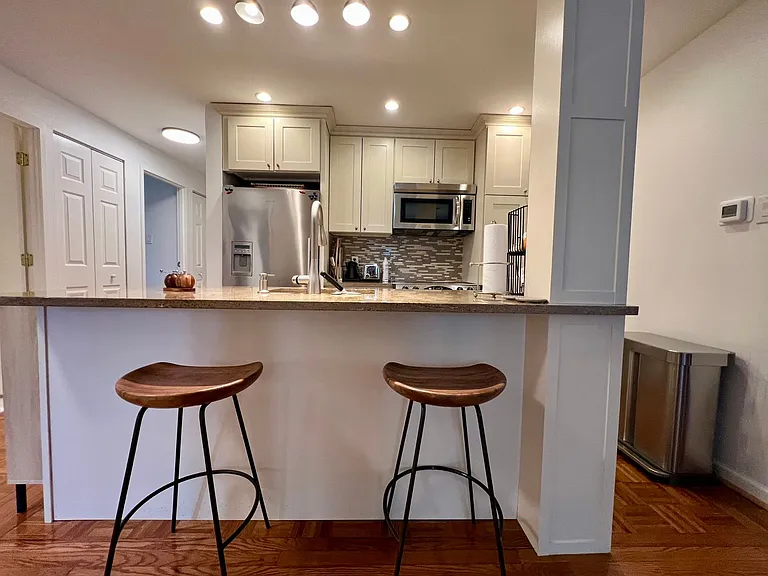 136 N Bread St #422 — Photo 20