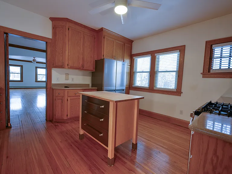 1303 Vincent Ave N — Photo 14