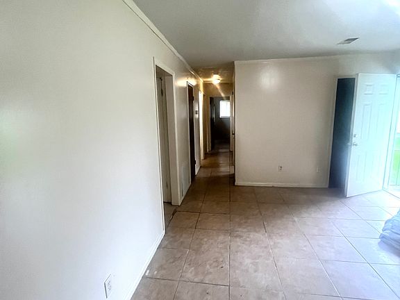 3rd image of 291 Terry Ct