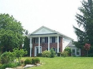 2970 N Hickory Ridge Rd, Highland, MI 48357