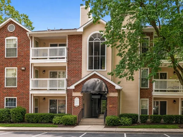1513 Lincoln Way APT 301, Mc Lean, VA 22102