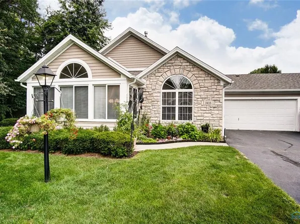 7433 Pineview Ln, Toledo, OH 43615