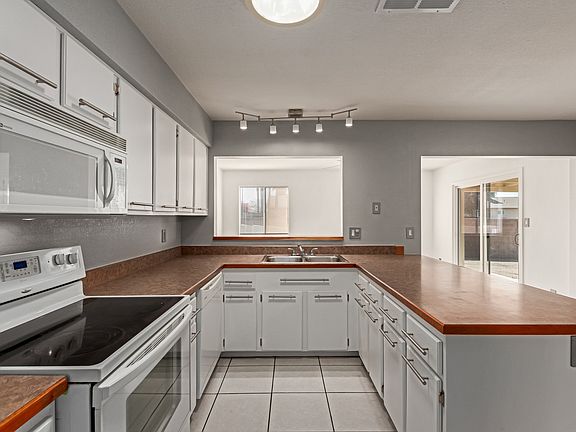 4th image of 1037 W Julie Dr