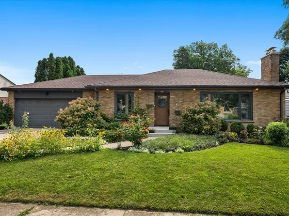 1316 S 4th St, Saint Charles, IL 60174