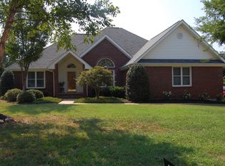 102 Chenoweth Dr, Simpsonville, SC 29681