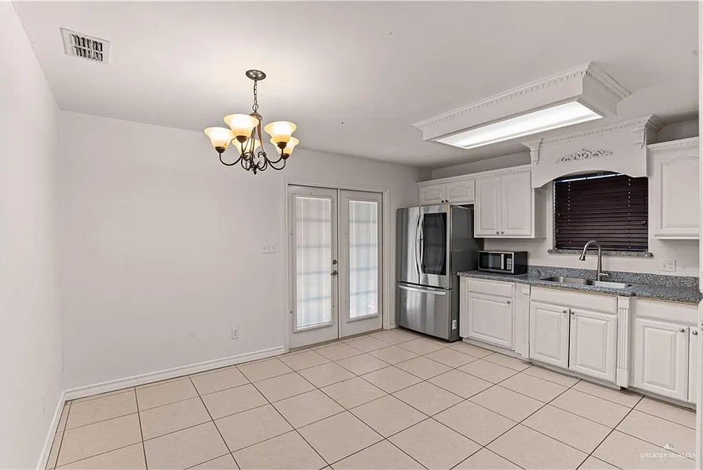 3 bed, 1500 sqft, $1,650 — Photo 4