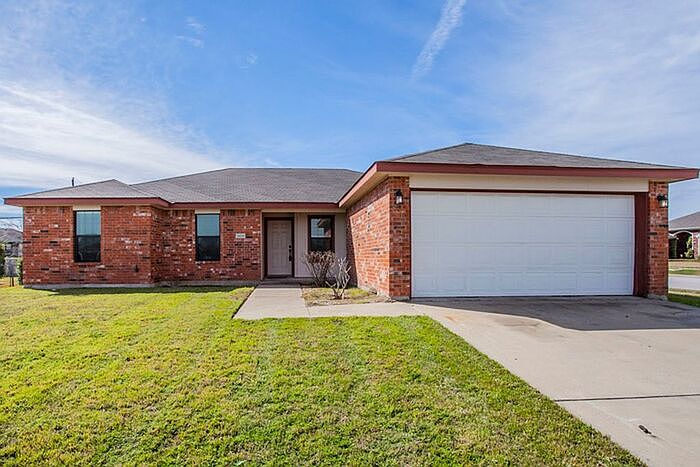 1st image of 3908 Foxglove Ln