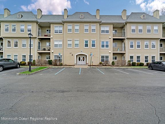 2nd image of 1105 Brittany Drive