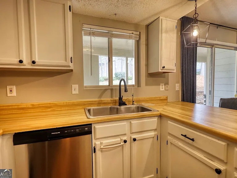 11 Doranne Ct SE #11 — Photo 17