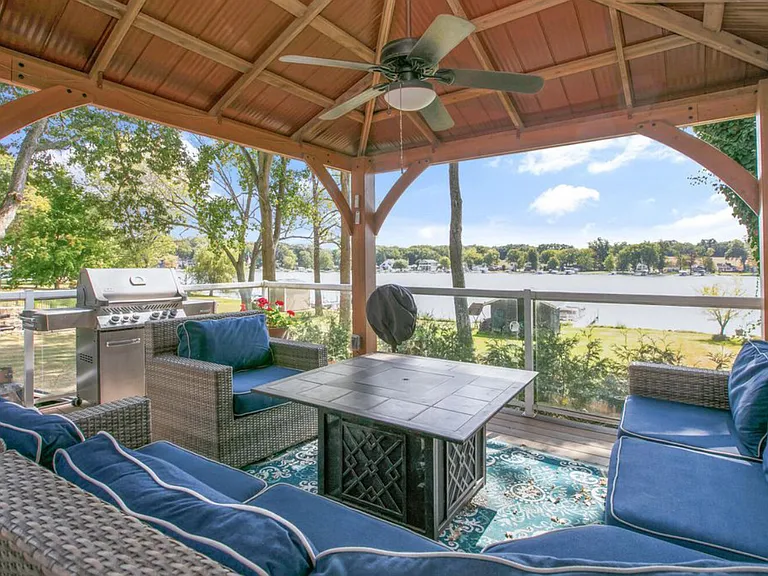 17437 Lakeview Dr — Photo 41