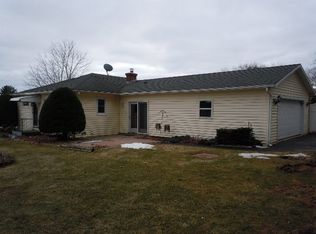 2 Pine View Ter, Morrisonville, NY 12962