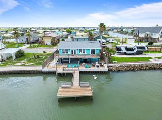 710 Copano Cove Rd, Rockport, TX 78382
