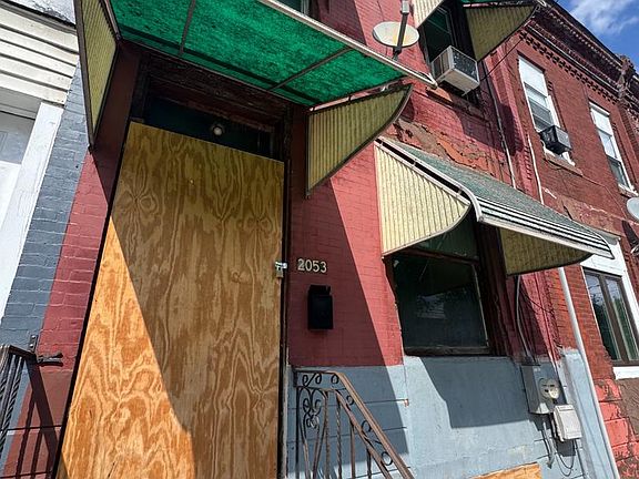 5th image of 2053 W York St