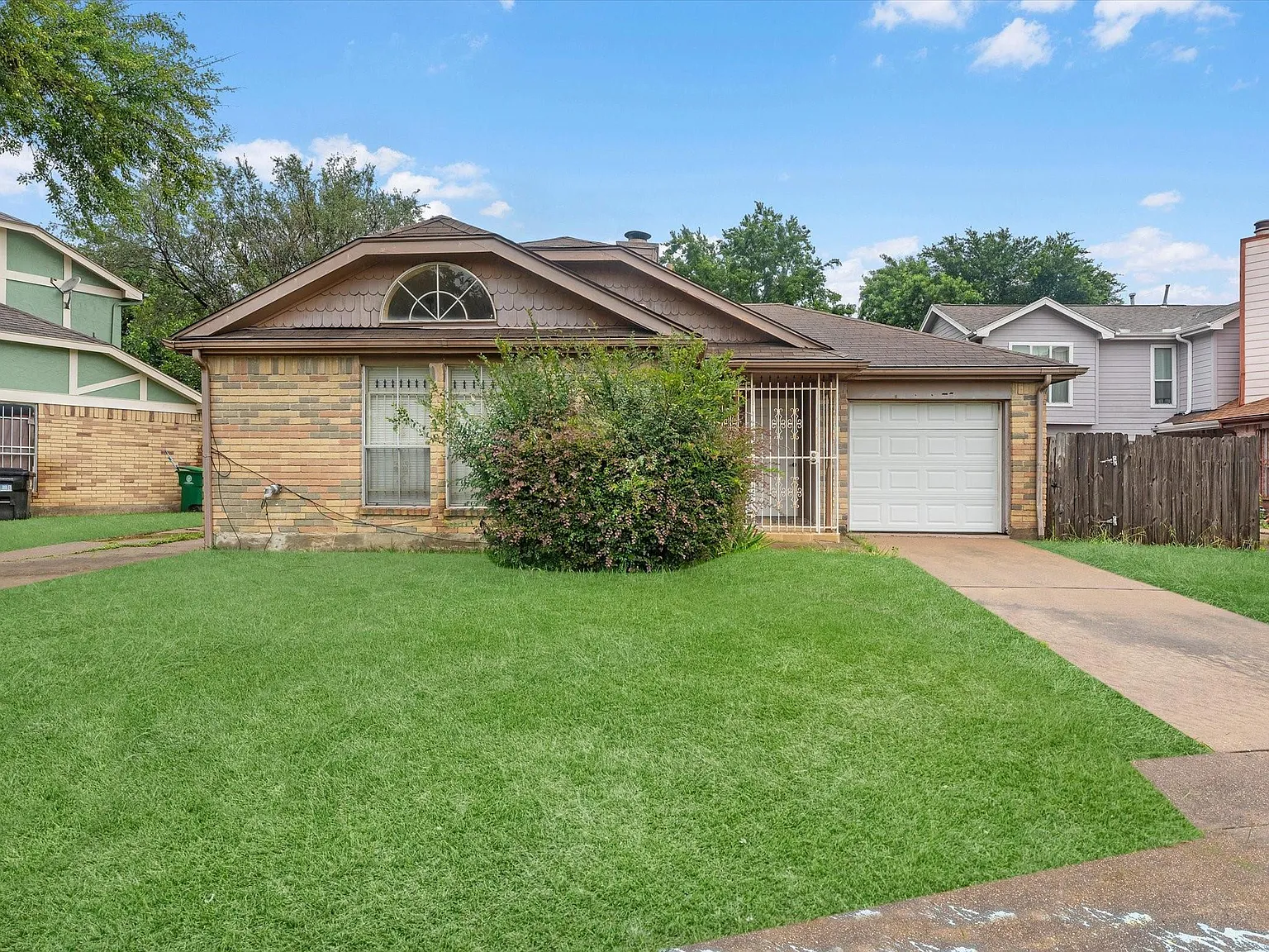 2 bed, 1.0 bath, 927 sqft, $1,450 — Photo 1