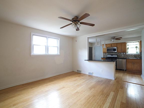 3rd image of 2436 Eldon Ave