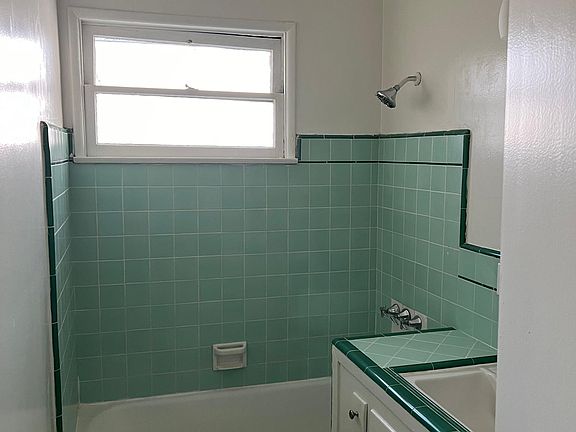 4th image of 12110 Hoffman St APT 2