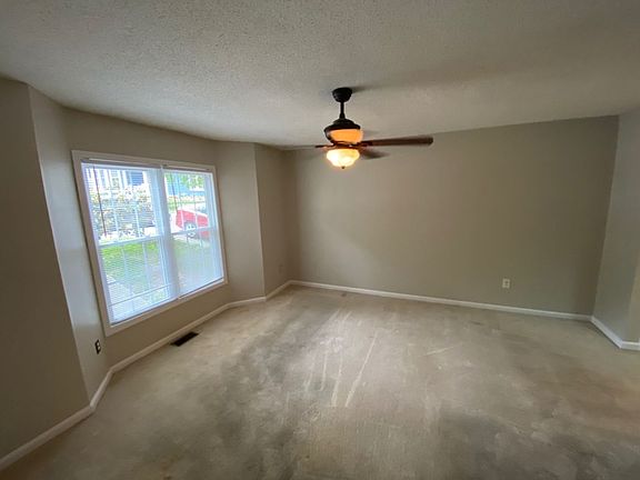 3rd image of 713 Sleepy Creek Dr