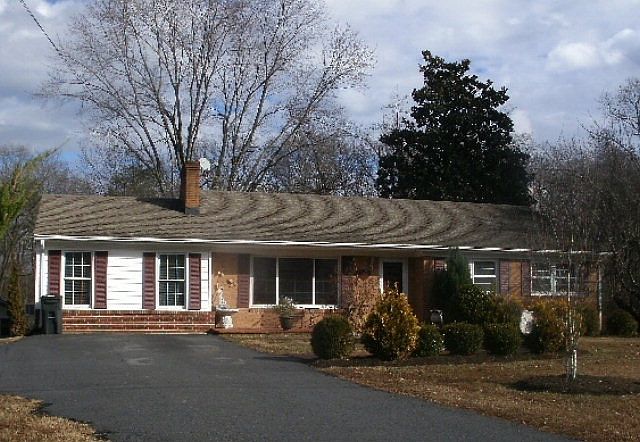 1st image of 206 Ethel Ct