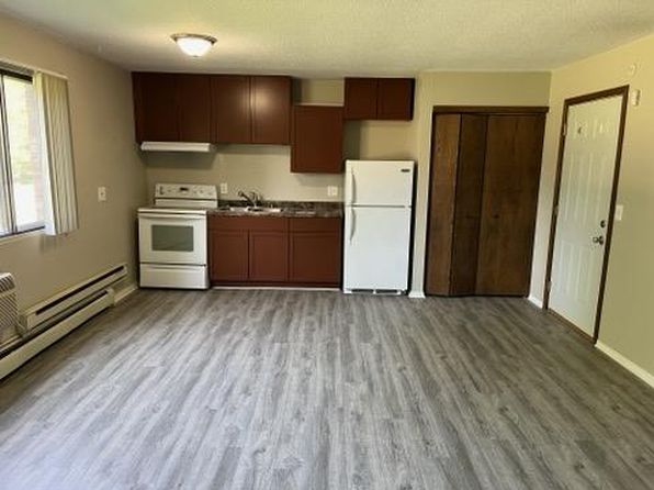 220 1st Ave E #8