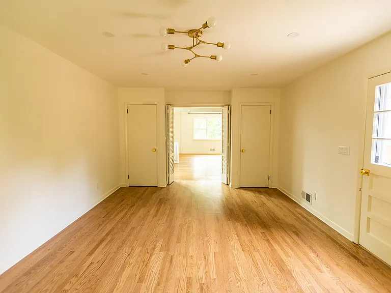 228 Carol Ave — Photo 9