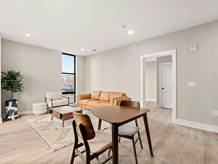 Residences at Pier 40 — Photo 24