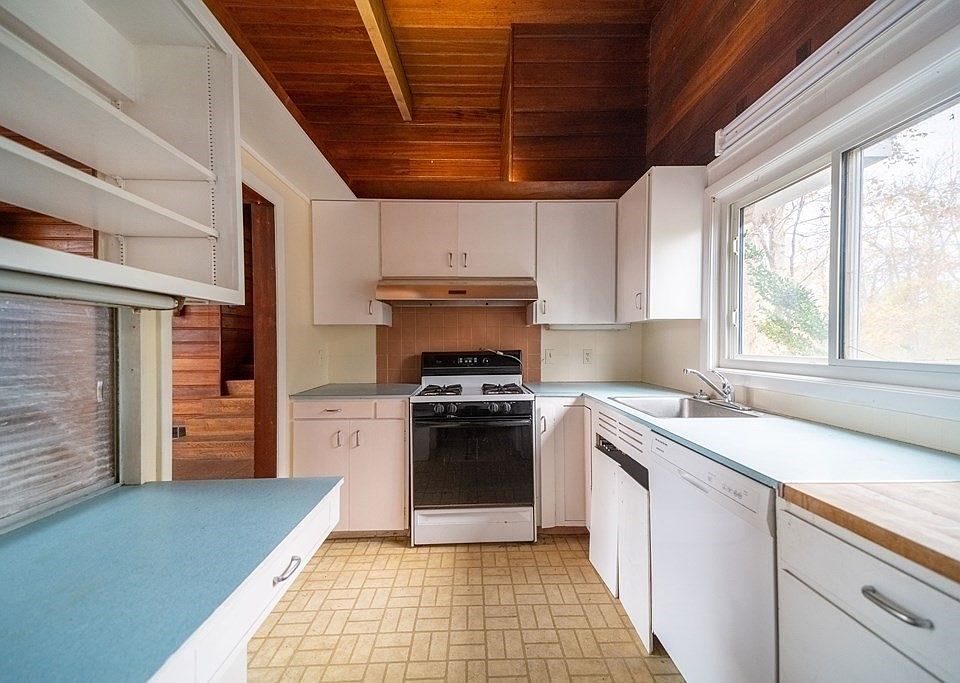 107 Brownell Ave, New Bedford, MA 02740 Zillow