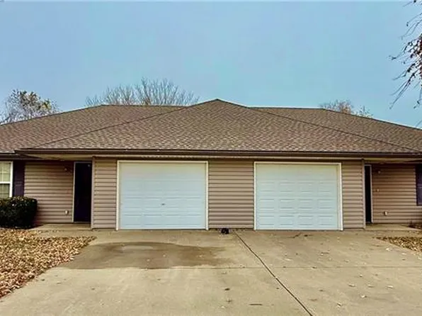 11855 Wood Oak Ave, Richmond, MO 64085