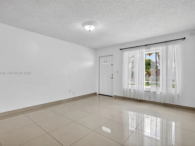 17001 NW 53rd Ct — Photo 8