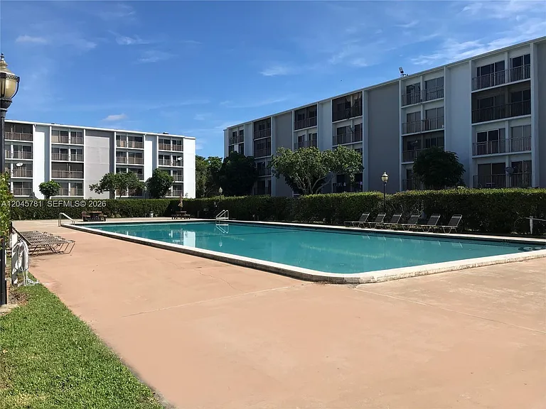 8750 N Sherman Cir #403 — Photo 3