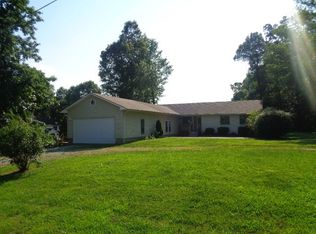 622 Green Oaks Ln, Benton, KY 42025
