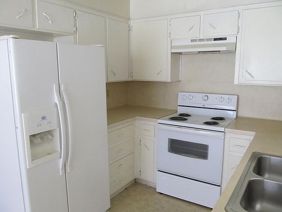 4th image of 3001 Sierra Dr