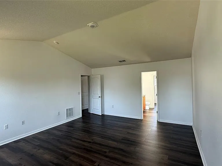 15 Renshaw Dr — Photo 16
