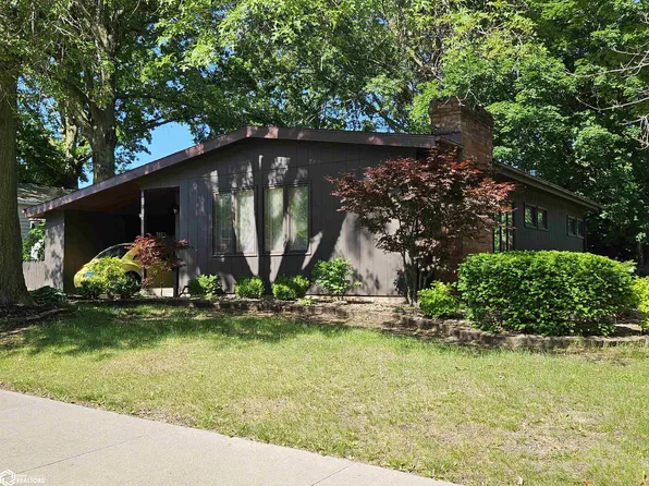 607 N 12th St, Oskaloosa, IA 52577