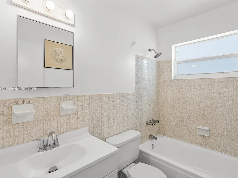 856 SW 10th St #1 — Photo 14