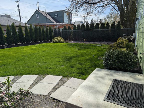 4th image of 2414 N Stevens St #B