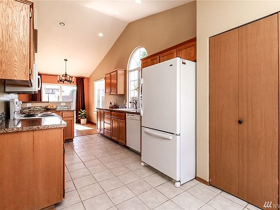 3rd image of 20306 87th Ave E