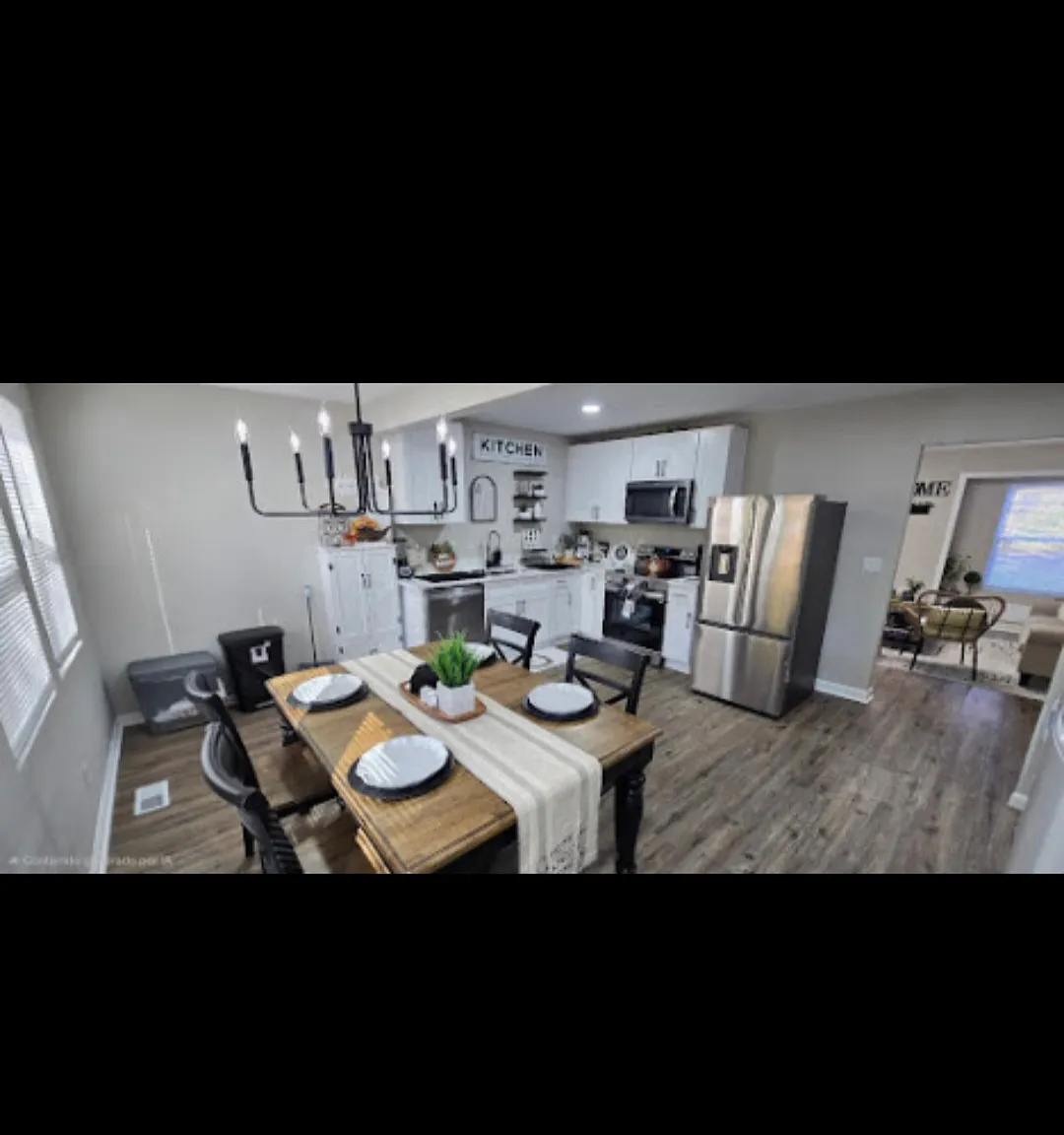 2115 Randolph Cir NW — Photo 3