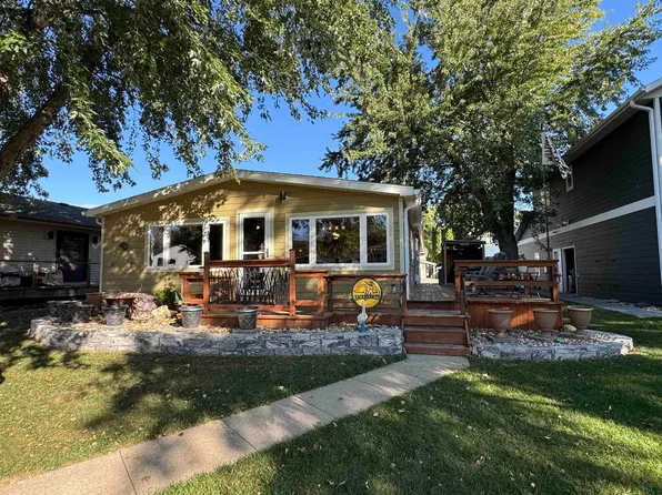 1303 Jerdee Ln, Milford, IA 51351