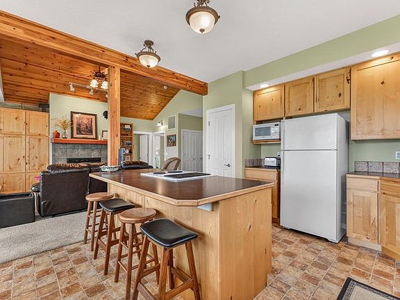 3rd image of 3844 Hot Springs Rd