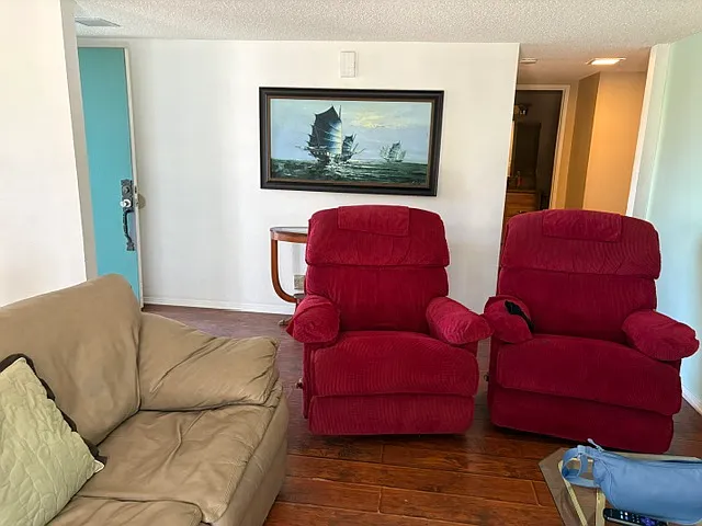2 bed, 945 sqft, $2,000 — Photo 3