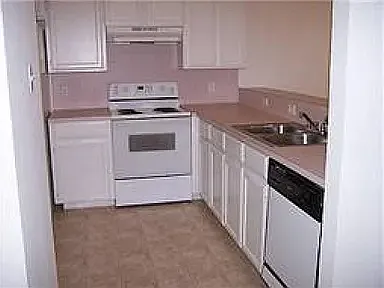 5325 Northridge Blvd — Photo 7