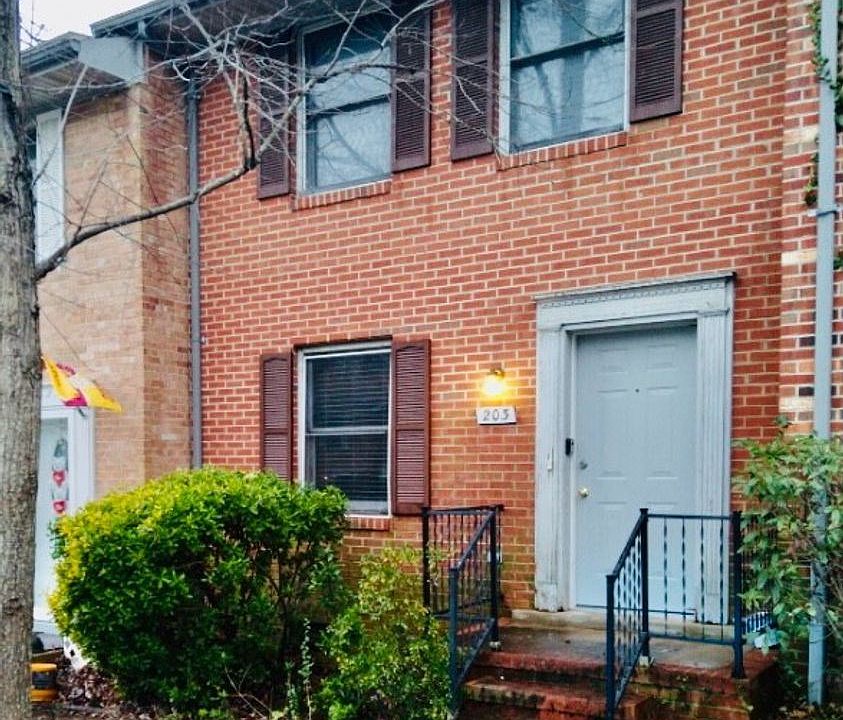 1st image of 203 Farrell Ln