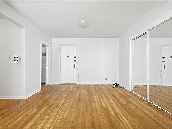 4th image of 2080 Barnes Ave APT 2D