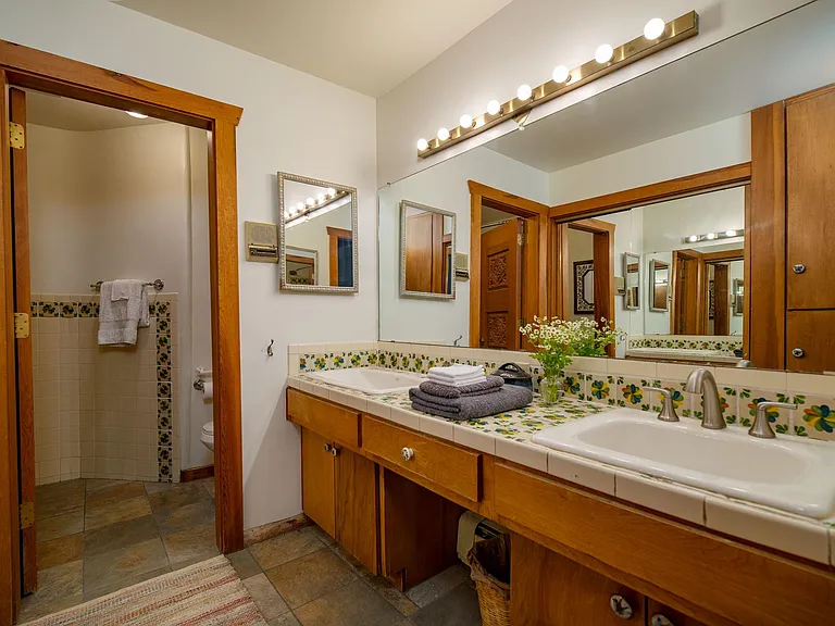 Full bathroom
