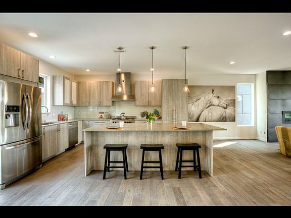 Open & Great for Entertaining