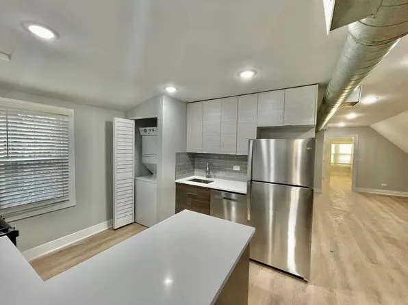 5325 N Ashland Ave Floor 3, Chicago, IL 60640