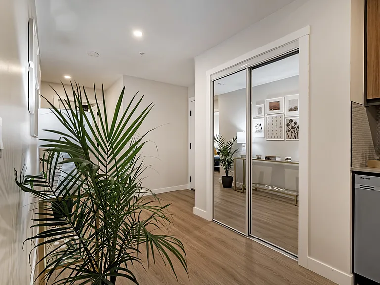 909 5th Ave SW — Photo 33