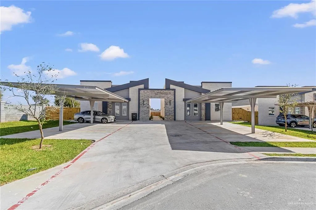 3 bed, 2.0 bath, 1195 sqft, $1,375 — Photo 1