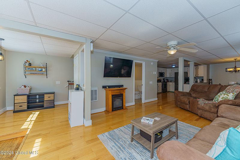 3rd image of 5 Church Street