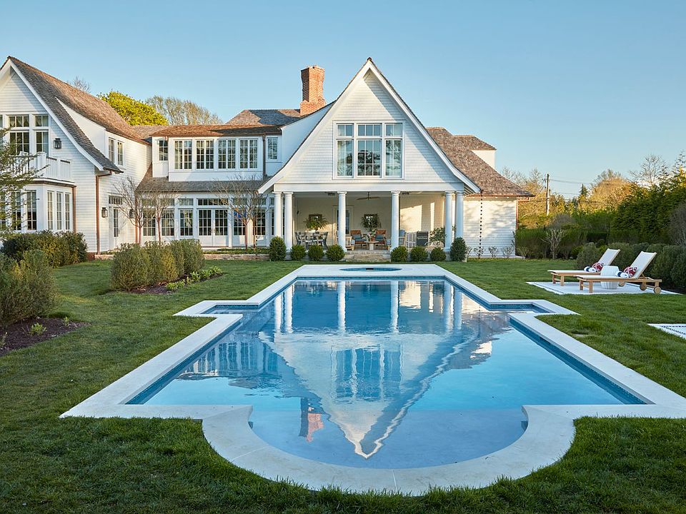1st image of 9 Hither Ln